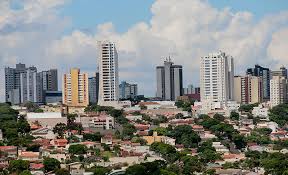 🎩 Apucarana x 🌊 Araruama: Construir na capital do boné ou à beira da lagoa?