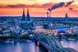 Arujá (Brasil) vs. Colônia (Alemanha): Tradição e Inovação na Construção Civil