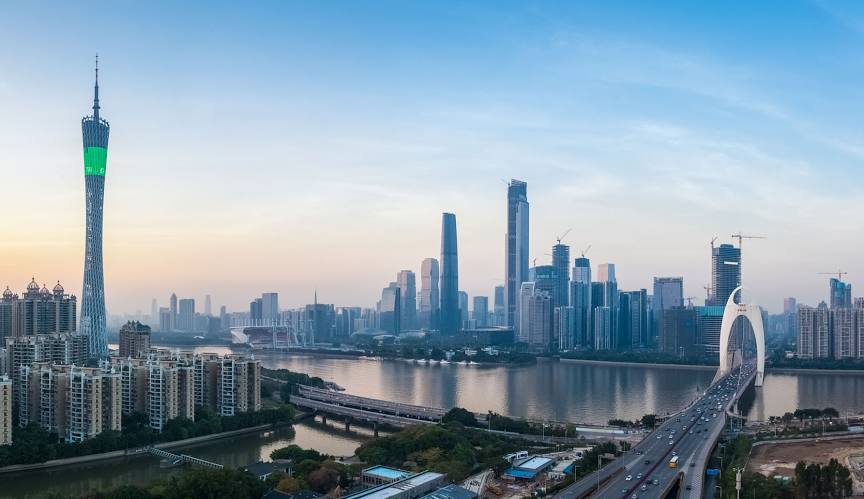 ESTUDO COMPARATIVO: CONSTRUÇÃO EM FLORIANÓPOLIS (BR) VS. CANTÃO (CHINA)