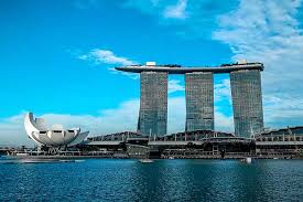 Estudo Comparativo : Construção em Vitória (Brasil) vs. Singapura