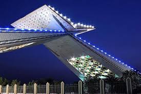 Estudo Comparativo: Construção em Santa Catarina (Brasil) vs. Jeddah (Arábia Saudita)