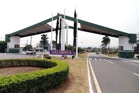 ⚓ Barcarena x 🍇 Valinhos: Onde devo morar? Um guia completo para sua escolha